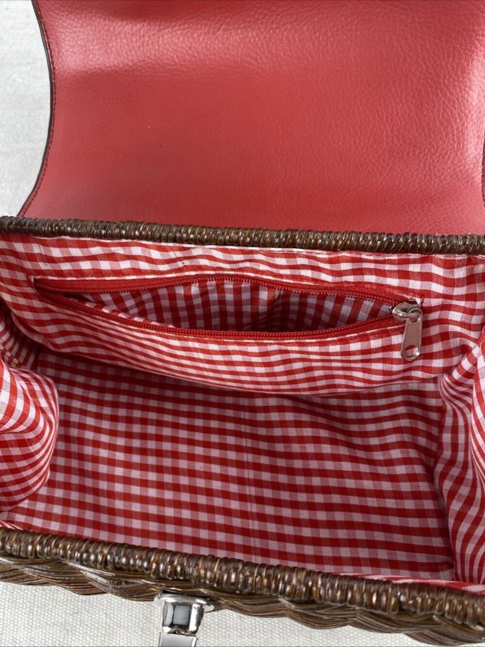 VTG Leather & Wicker Rattan Picnic Basket Purse Woven Handbag Red Check Fabric - Picture 14 of 16